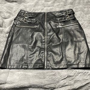 FAUX LEATHER PENCIL SKIRT